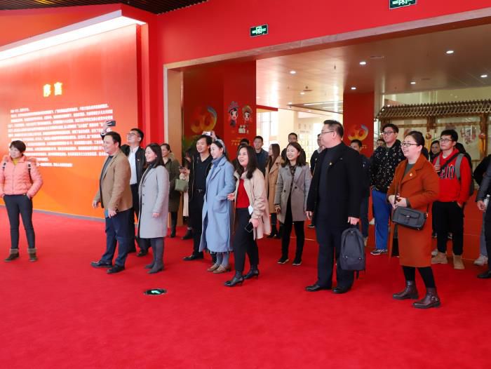 �����˶��ֳ���֣ʫ�� ��.jpg