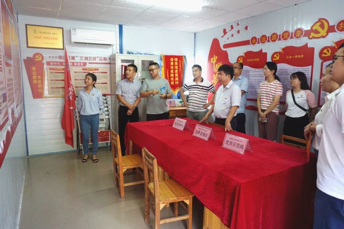 47��Ħ�ֳ���л΢�� ��.jpg