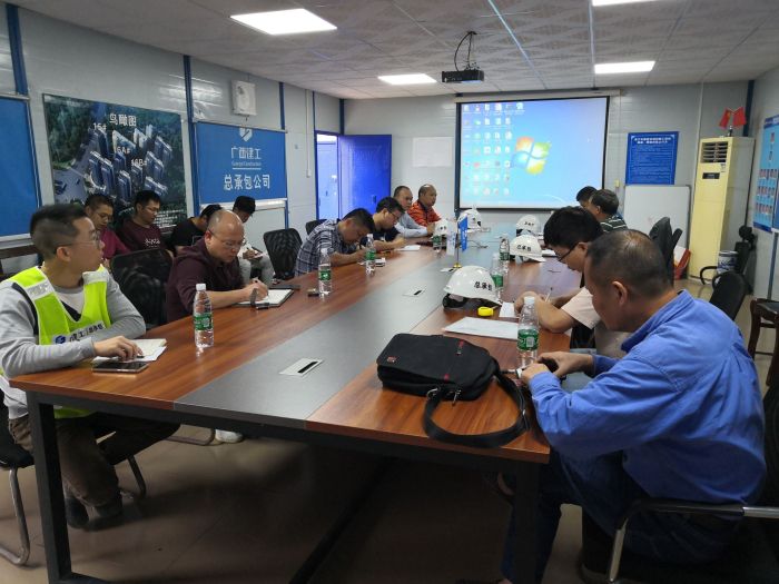 9������Ŀ���л��ֳ����˲ӱ� ��.jpg