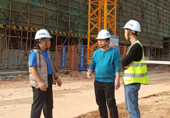 13�����ֳ����������ޱ ��.jpg