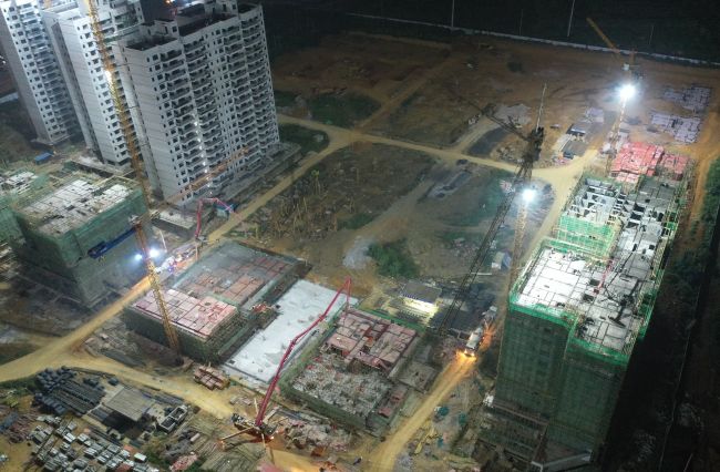 A�ؿ�ҹ����¥��ͬʱ������������¬���� ��.jpg