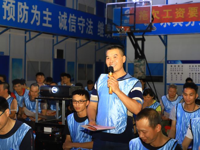 1621932433834859.jpg 农民工踊跃答题(修图).jpg