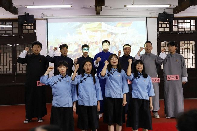 1621932754129641.jpg 情景剧剧照(修图).jpg