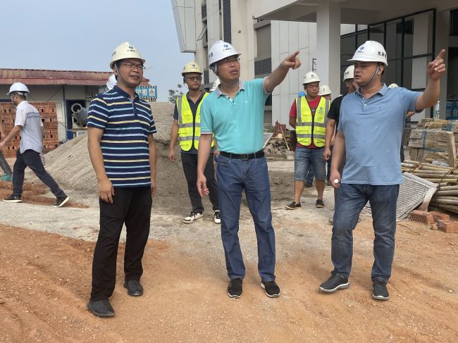 1633741257725817.jpg 1³Â×æÑµÉîÈëÏîĿһÐÐÖ¸µ¼ Áõ²©ÈºÉã.jpg