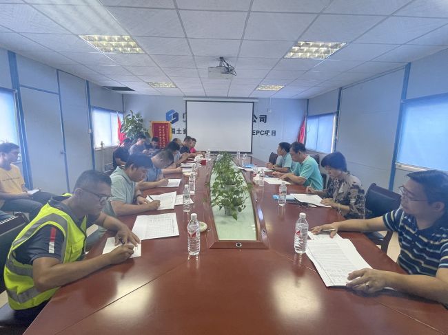 1633741266998896.jpg 1³Â×æÑµÔÚ»áÉÏÌýÈ¡ÏîÄ¿²¿ÊÂÇé»ã±¨-Áõ²©ÈºÉã.jpg