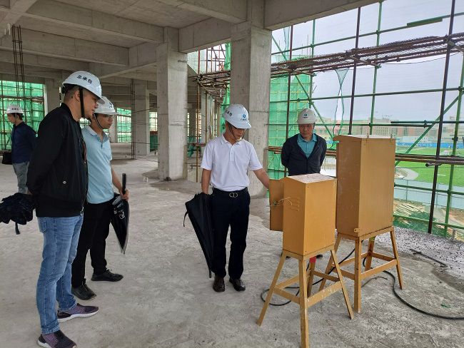 �����´��ӵ�������ҵְҵ����ѧԺ��Ŀ��������׿� �㣨��ͼ��.jpg