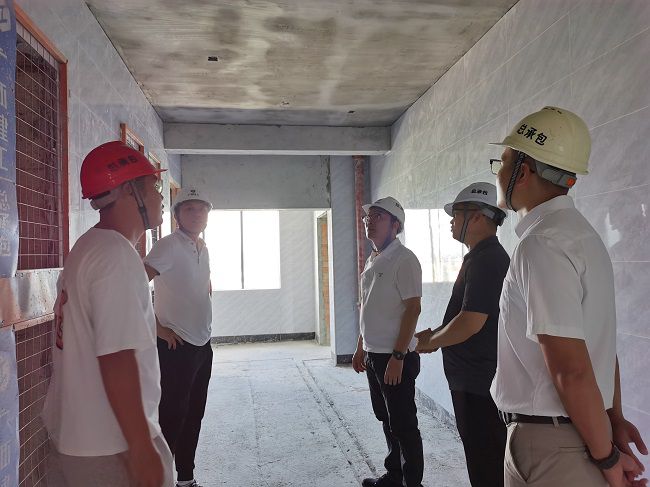 ��Ŀ�ֳ������ľ� �㣨��ͼ��.jpg