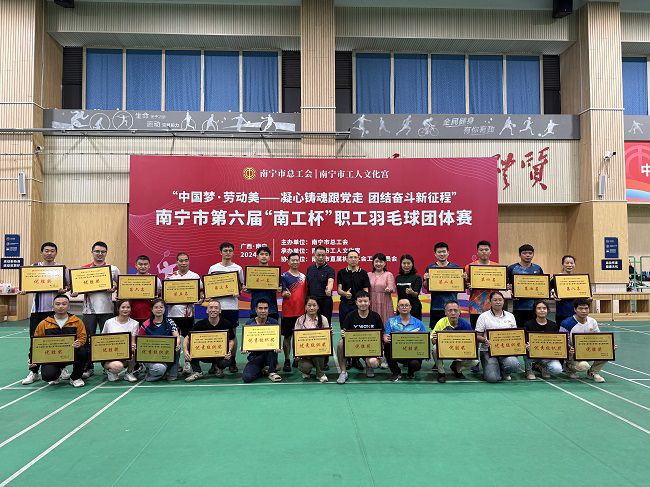 ��ѡ�ֺ�Ӱ ��ͼ.jpg